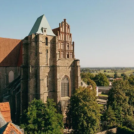 Great Polonia Center Lägenhetshotell Strzegom