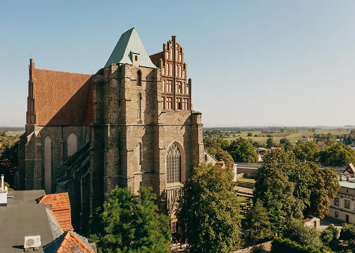 Great Polonia Center 아파트호텔 스트셰곰